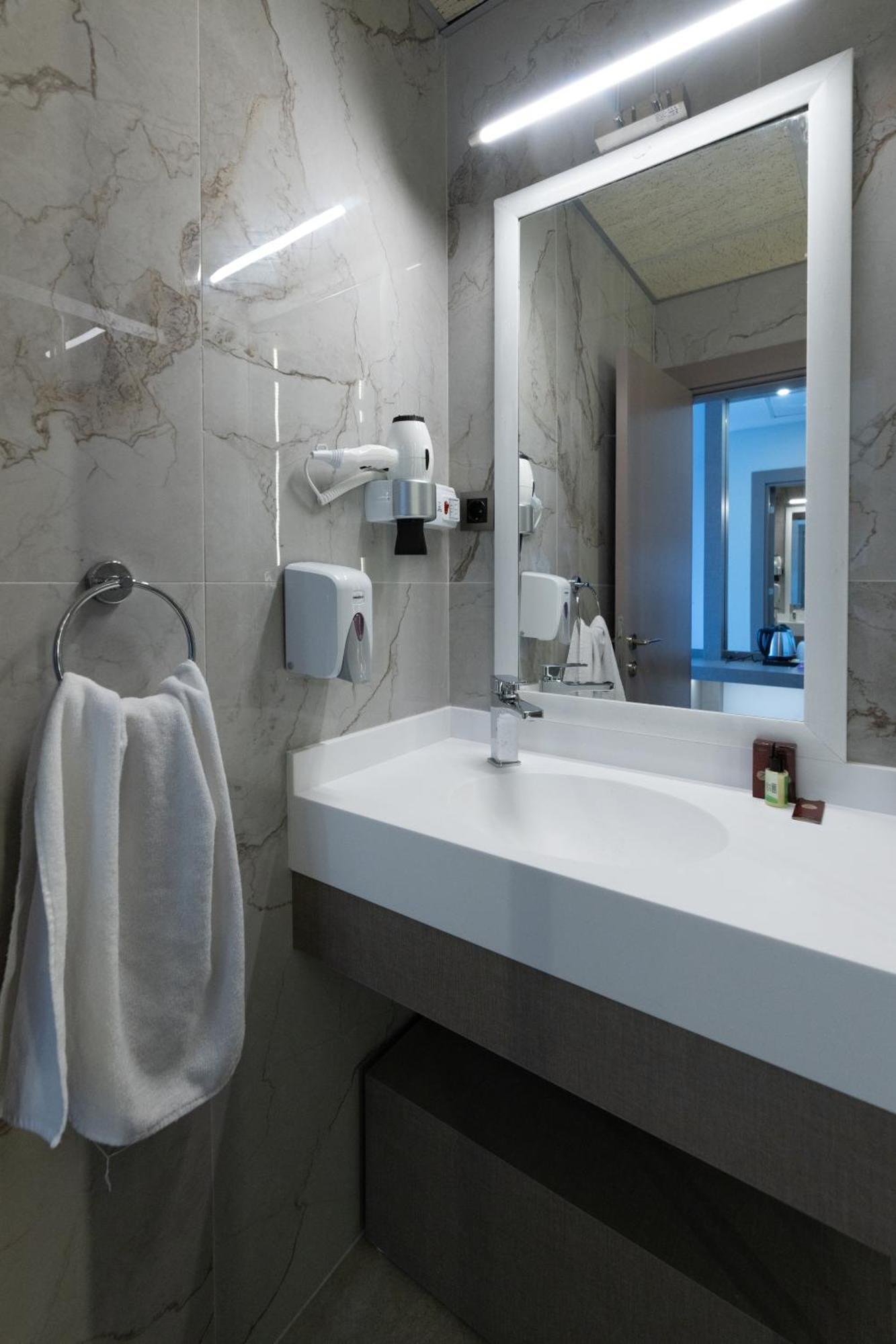 Three Points Hotel Beldibi  Bagian luar foto
